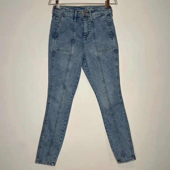 Universal Thread Blue Denim Jeans - Picture 2 of 8